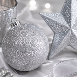 silver-glitter-for-decorations